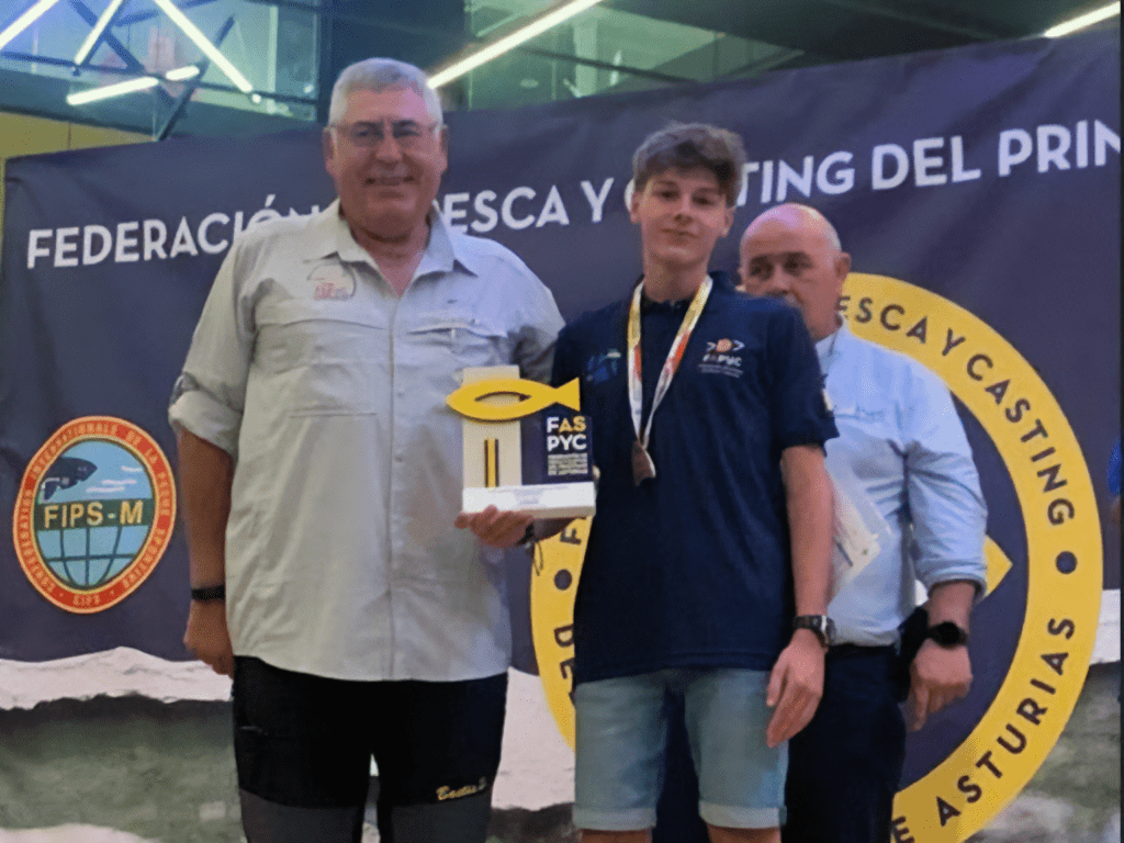Diego Blanco gana el concurso de salmónidos a mosca juvenil